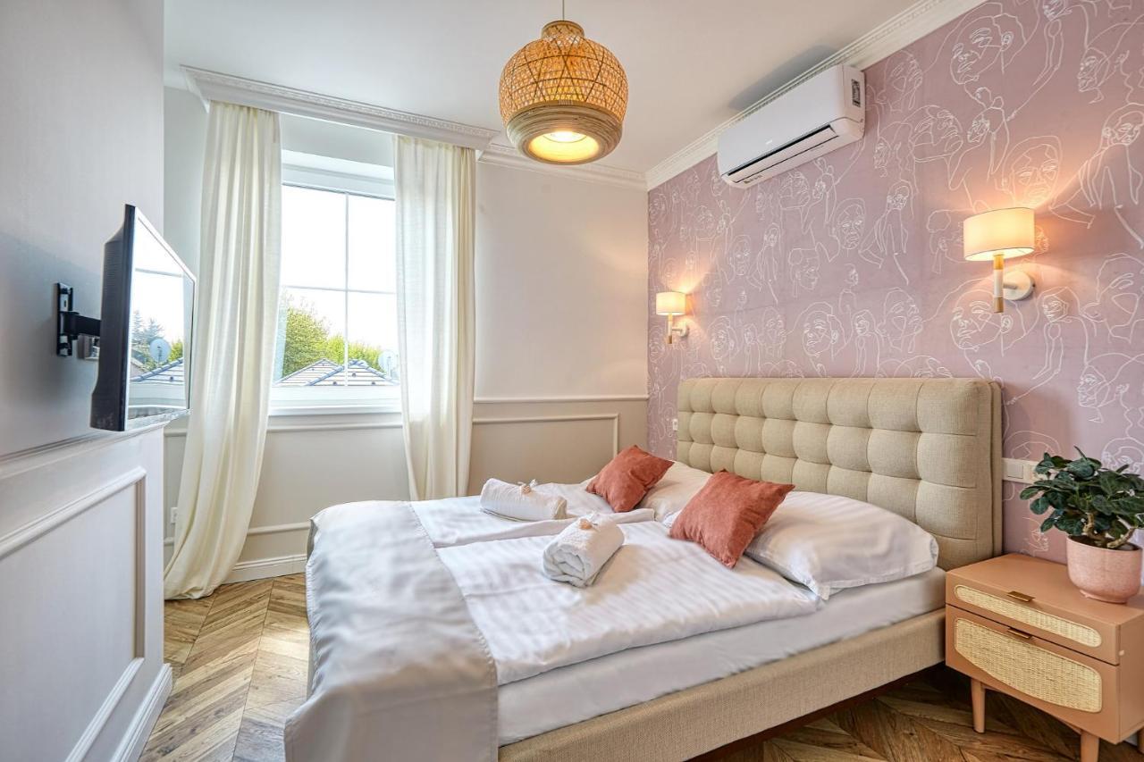 The Doors Luxury Apartment Mosonmagyaróvár Zewnętrze zdjęcie