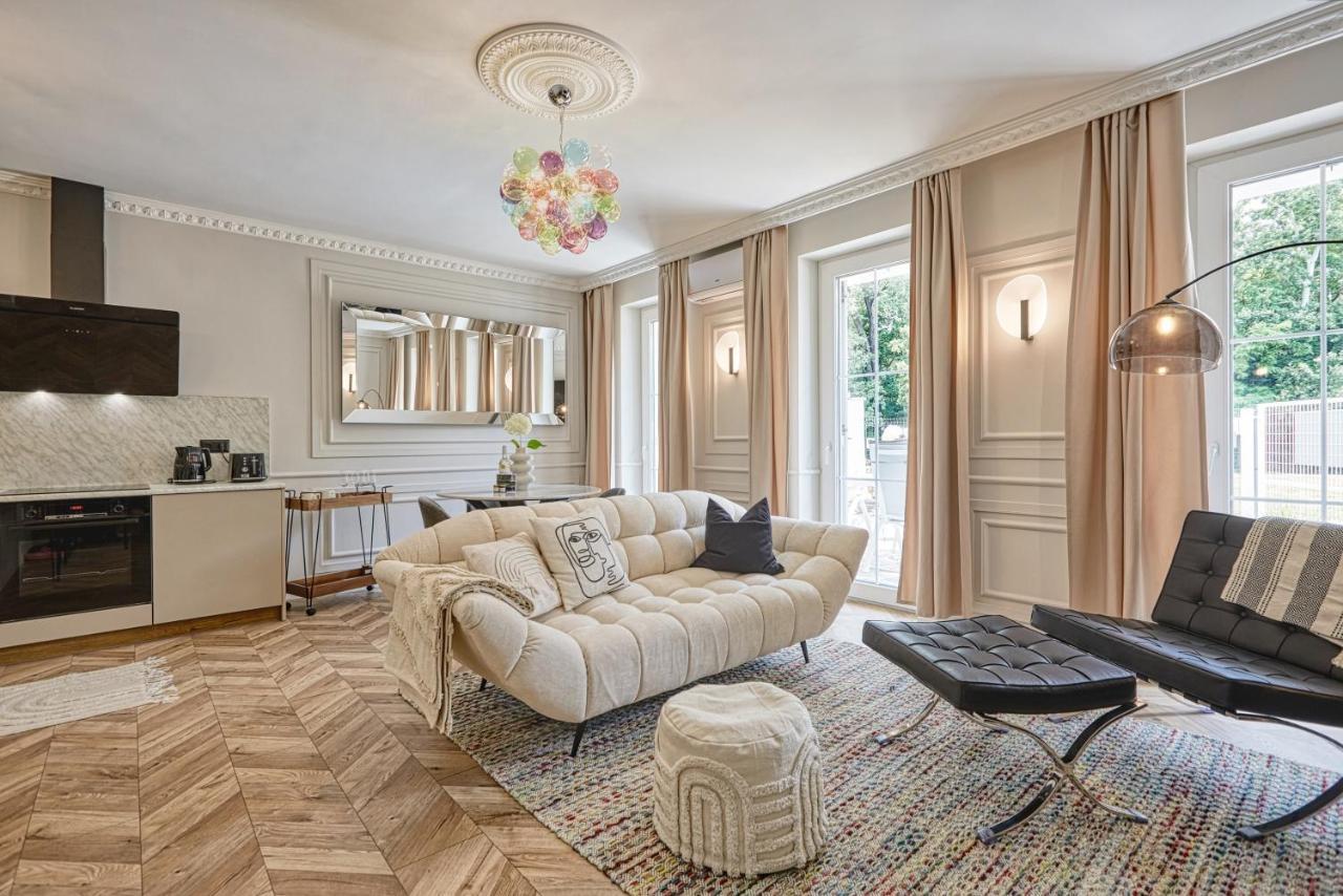 The Doors Luxury Apartment Mosonmagyaróvár Zewnętrze zdjęcie