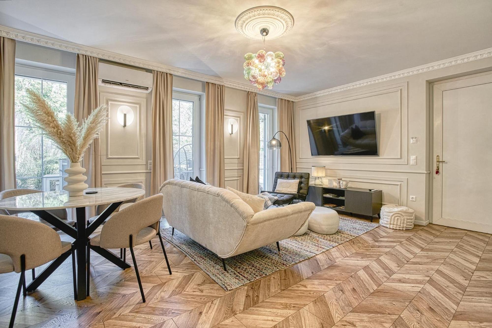 The Doors Luxury Apartment Mosonmagyaróvár Zewnętrze zdjęcie