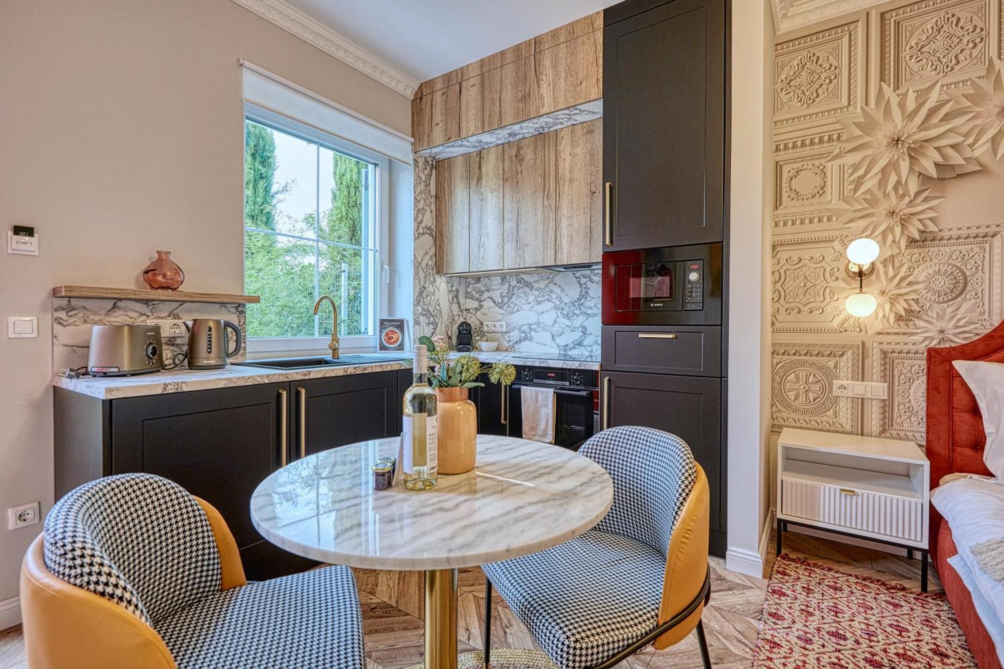 The Doors Luxury Apartment Mosonmagyaróvár Zewnętrze zdjęcie