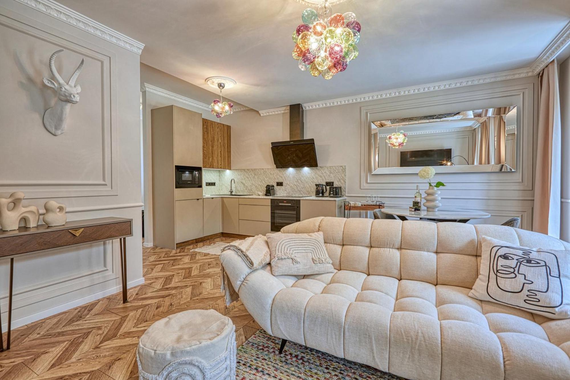 The Doors Luxury Apartment Mosonmagyaróvár Zewnętrze zdjęcie